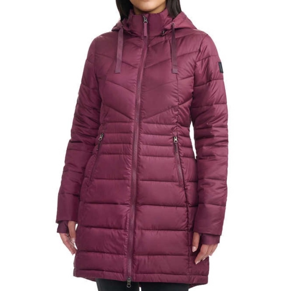 Lolë Women’s Navy Packable Puffer Jacket